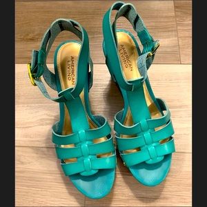 EUC Turquoise Wedges~ Size 8 1/2